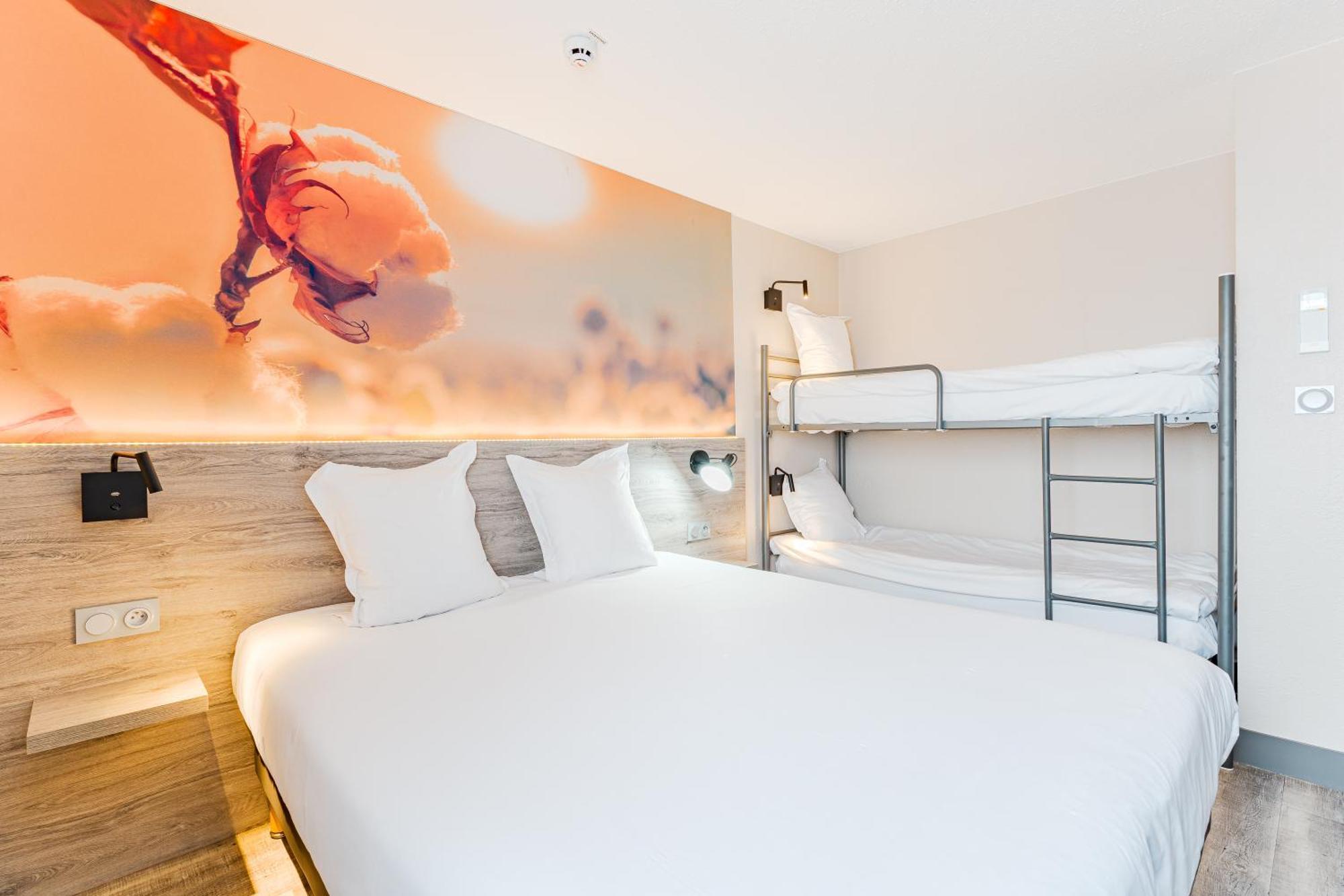 Kyriad Direct Tours Sud - Chambray Les Tours Exterior photo