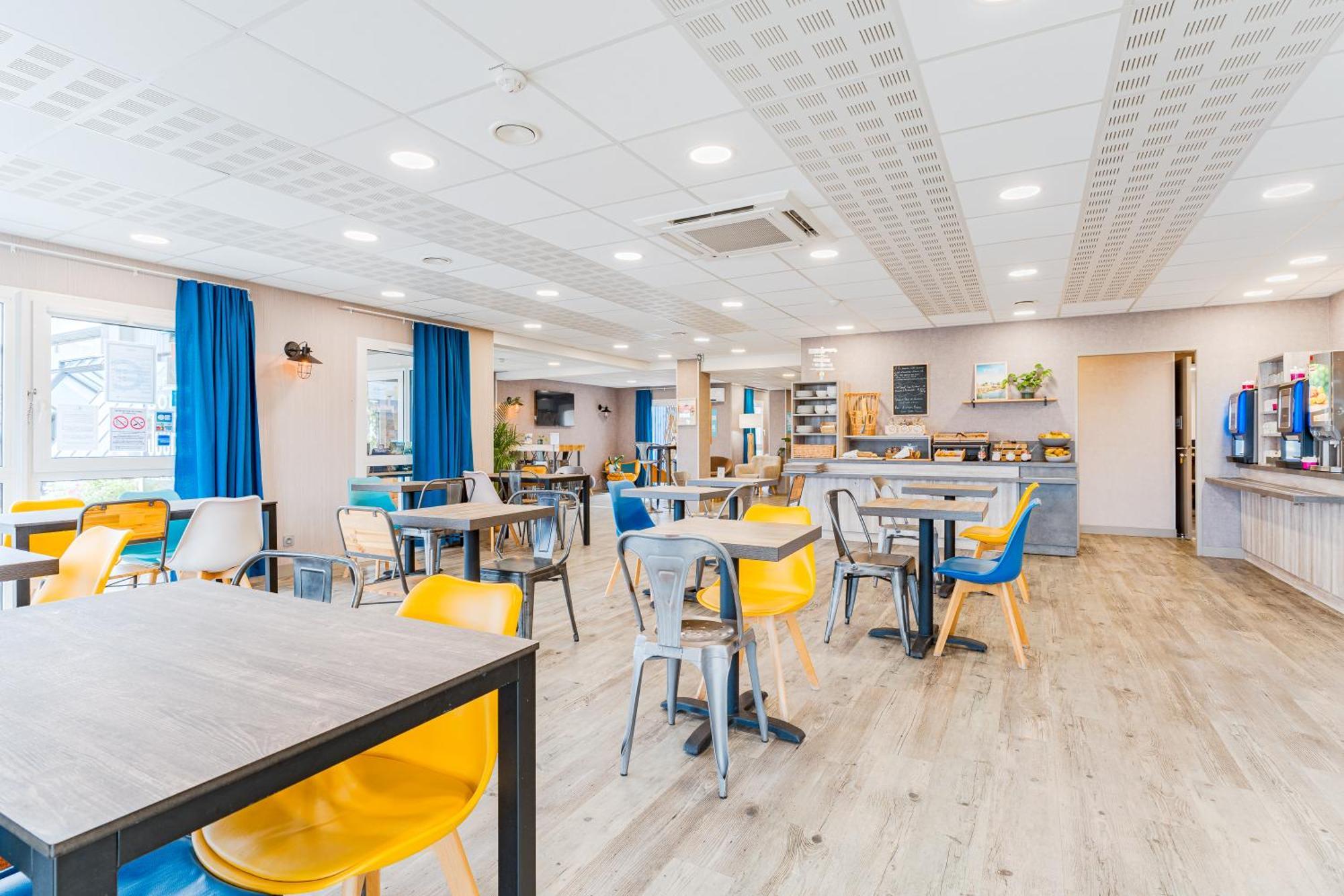Kyriad Direct Tours Sud - Chambray Les Tours Exterior photo