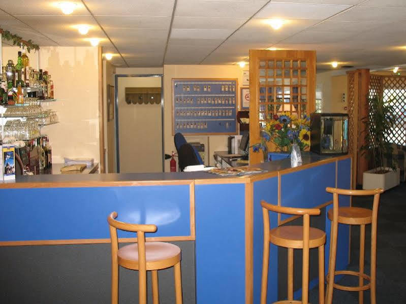 Kyriad Direct Tours Sud - Chambray Les Tours Exterior photo